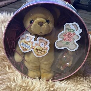 Cherished Teddies Golden Plush Bear and ornament gift set in decorative tin NEW